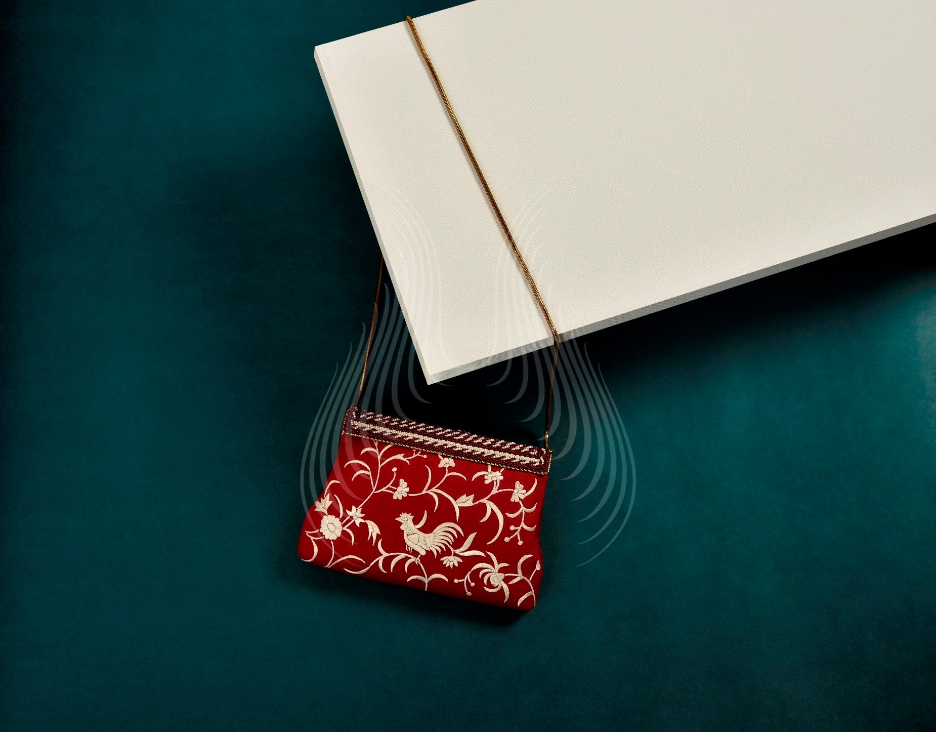 Red Allure Gara with Parsi Rooster (G20)